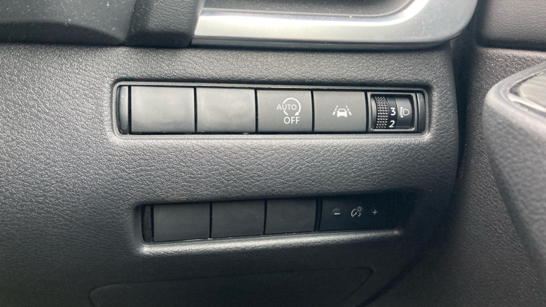 Nissan Qashqai 1.3 DiG-T MH Acenta Premium 5dr Petrol Hatchback